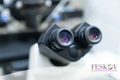 una madre sustituta transmite ADN