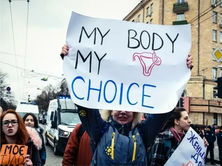 Pecados de subrogación: qué dice la religión imagen